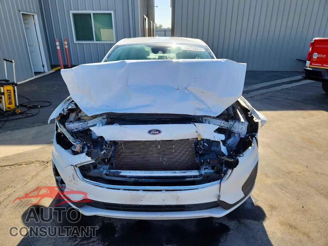 FORD FUSION 2019 - 3FA6P0LU3KR207771