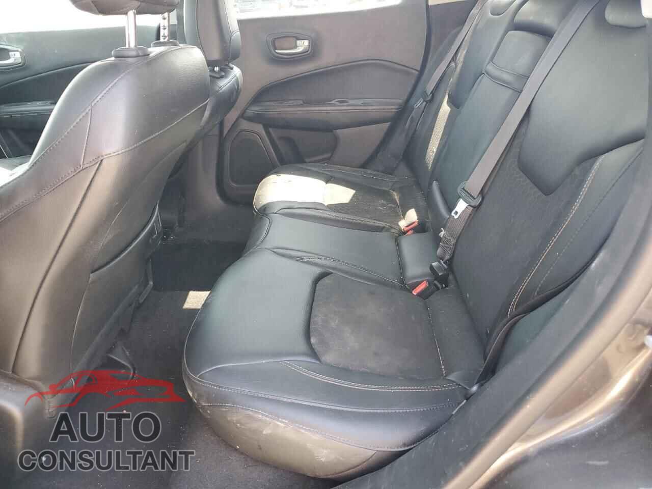 JEEP COMPASS 2018 - 3C4NJDBB9JT252519