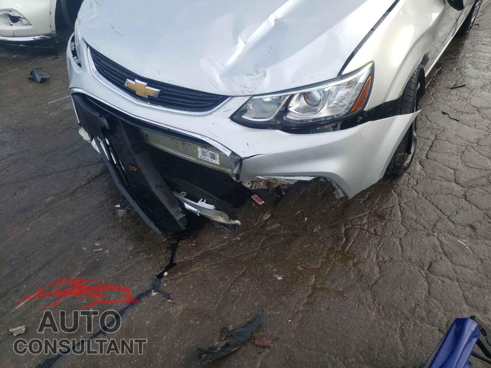 CHEVROLET SONIC 2017 - 1G1JB5SH4H4132674