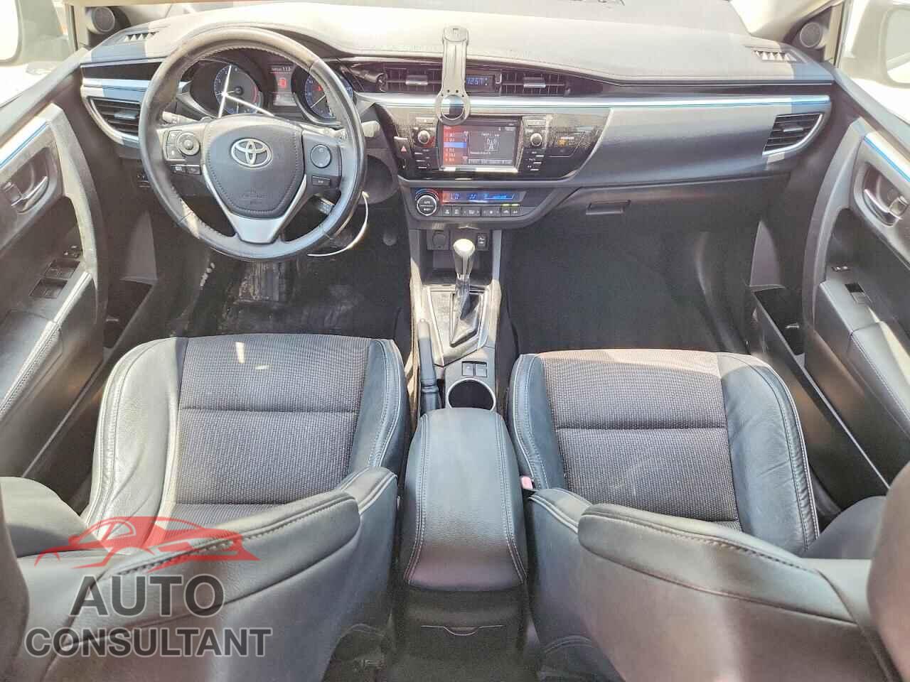 TOYOTA COROLLA 2015 - 5YFBURHE7FP232109