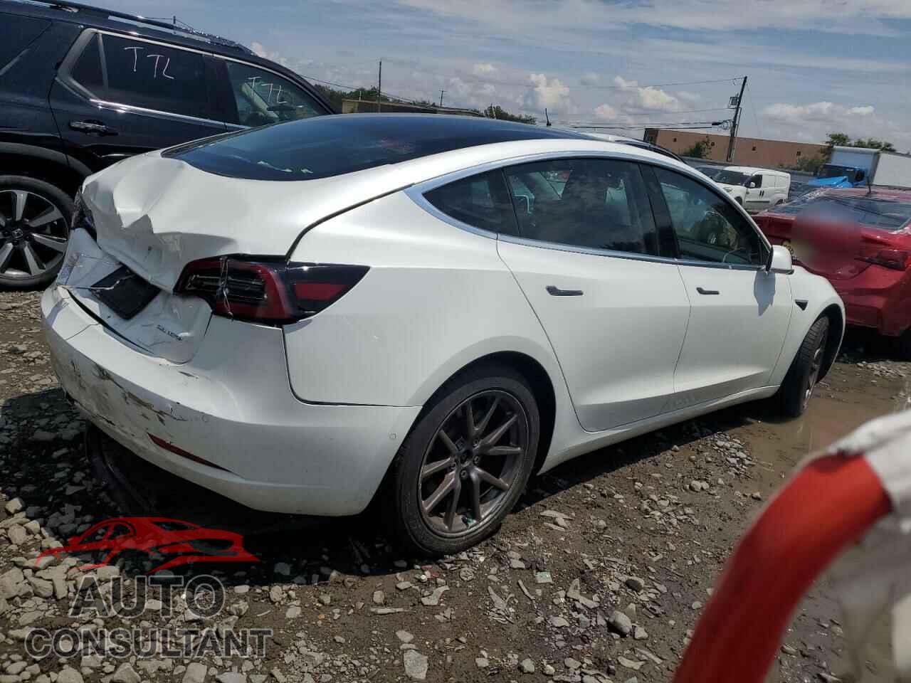 TESLA MODEL 3 2019 - 5YJ3E1EB5KF199632