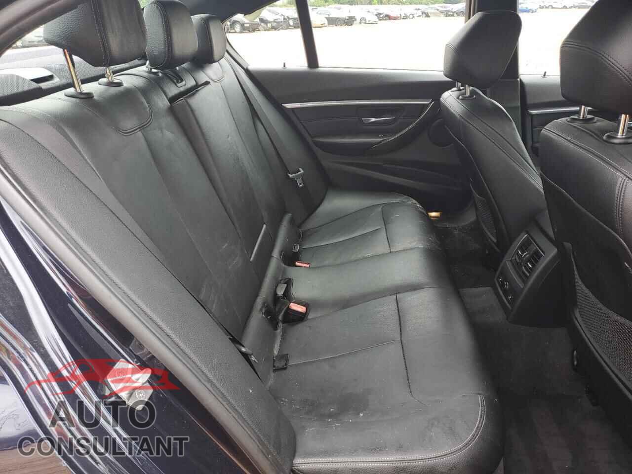 BMW 3 SERIES 2016 - WBA8E3G55GNU04736