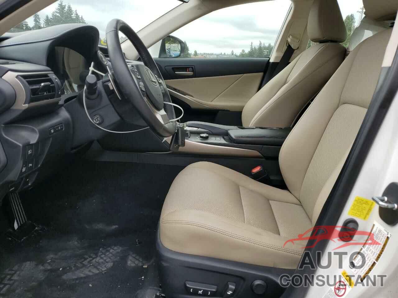 LEXUS IS 2018 - JTHC81D26J5031571