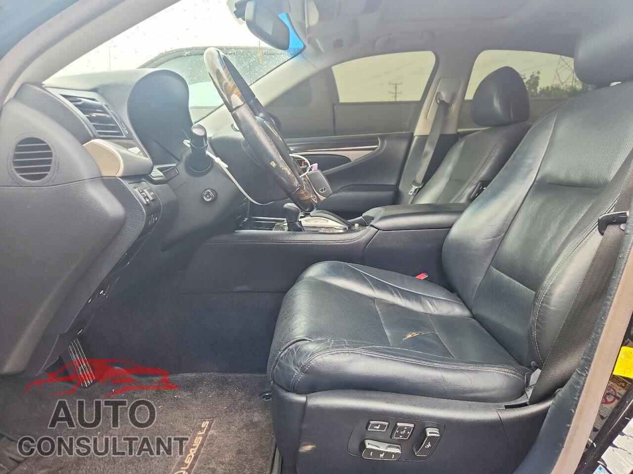 LEXUS LS460 2016 - JTHCL5EF1G5026763