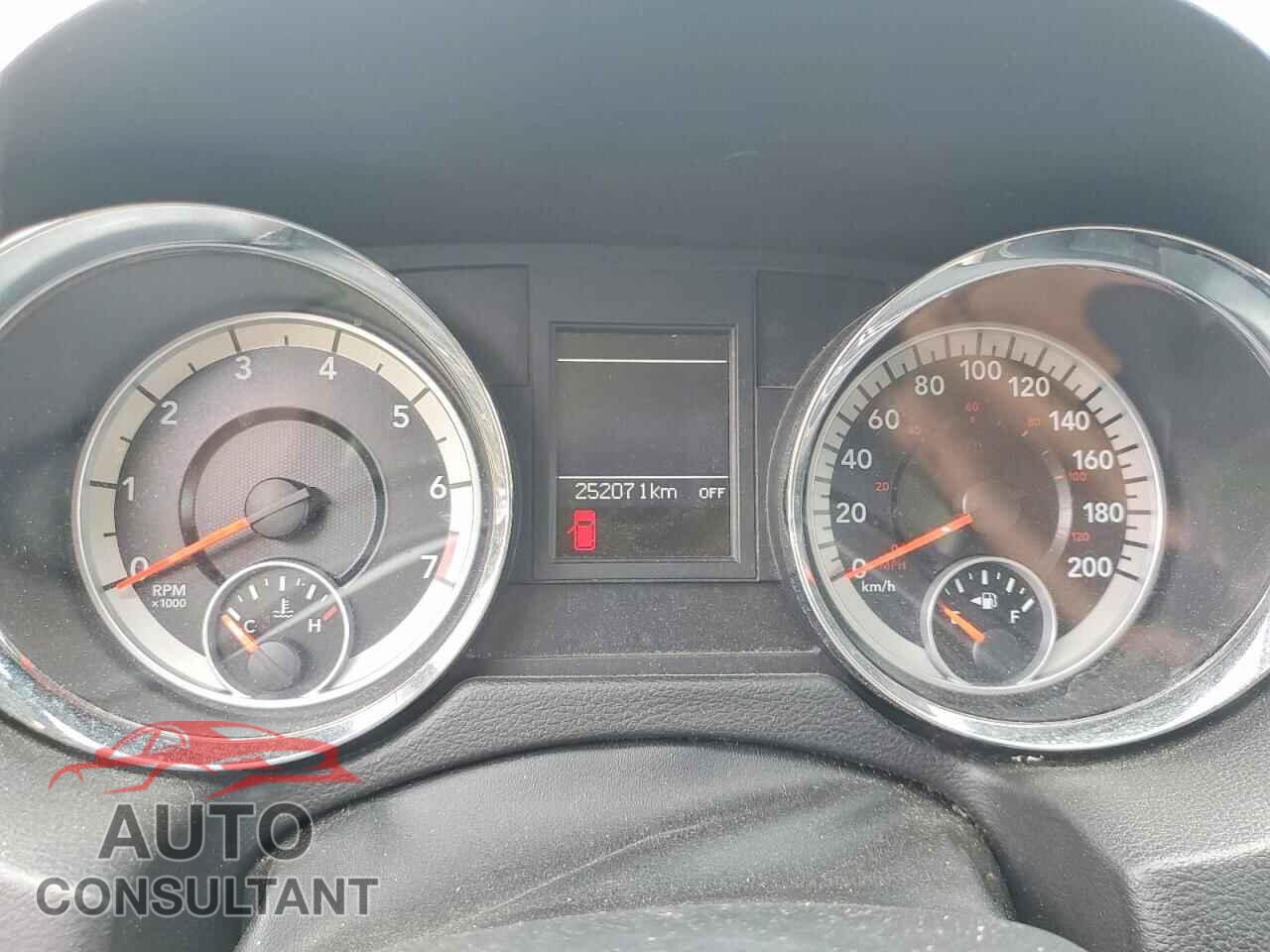 DODGE CARAVAN 2015 - 2C4RDGDGXFR567858