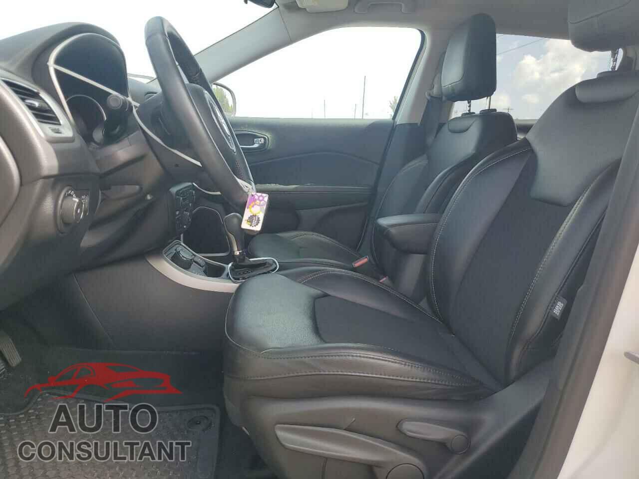 JEEP COMPASS 2019 - 3C4NJDBB8KT768405