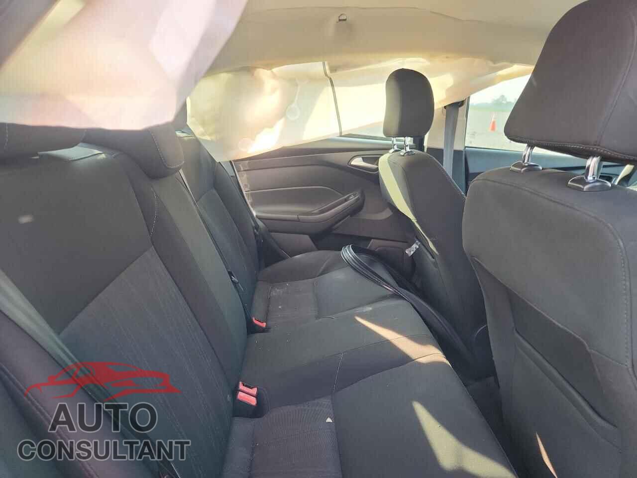 FORD FOCUS 2017 - 1FADP3FE2HL293921