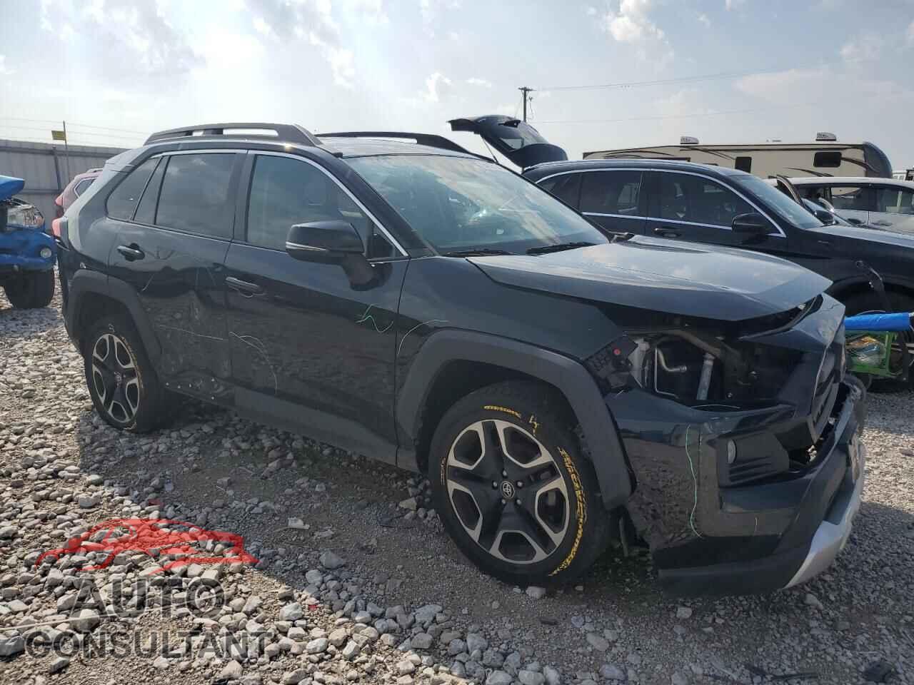 TOYOTA RAV4 2021 - 2T3J1RFV0MW202055