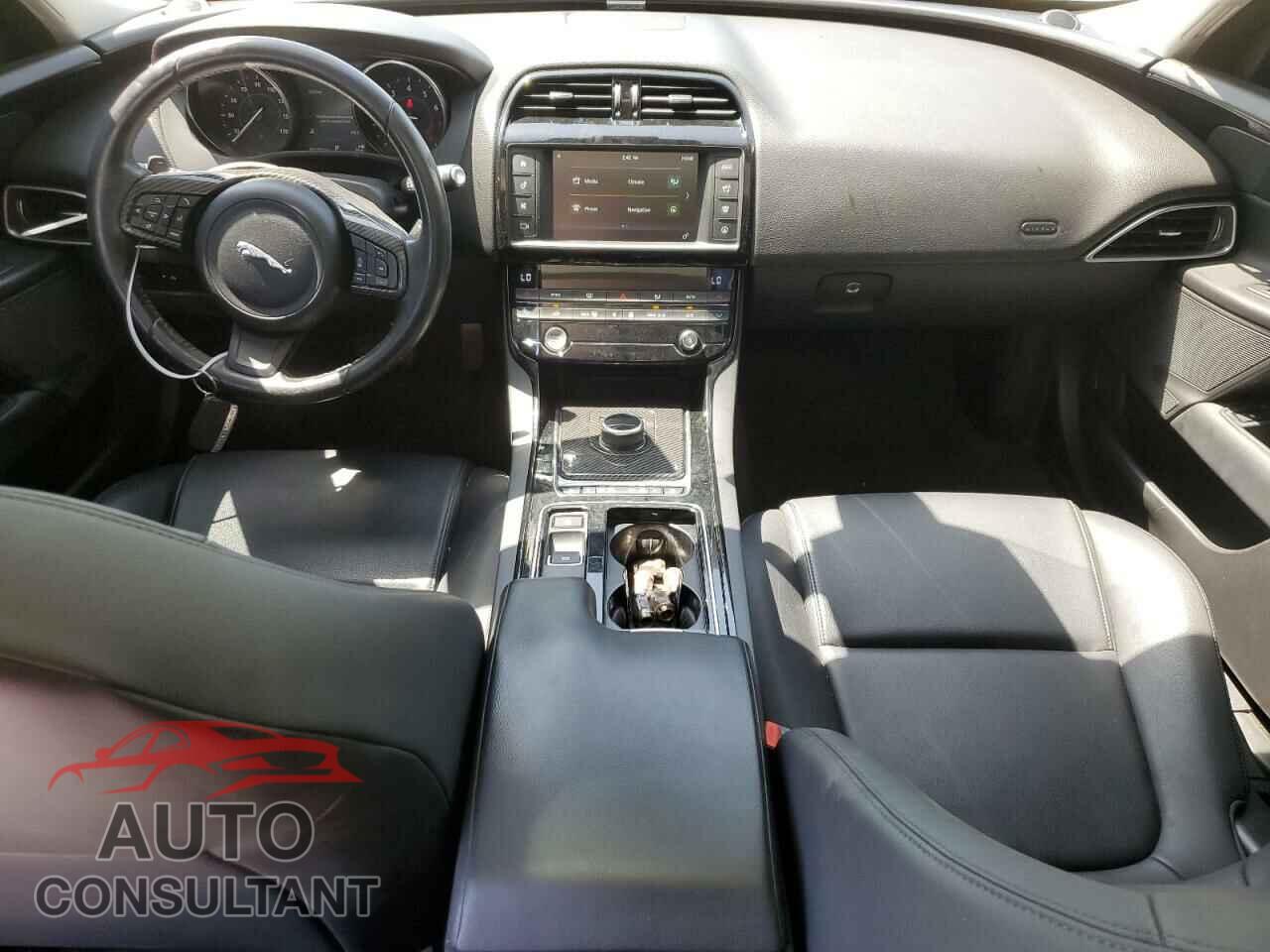 JAGUAR XE 2018 - SAJAR4FX2JCP33660