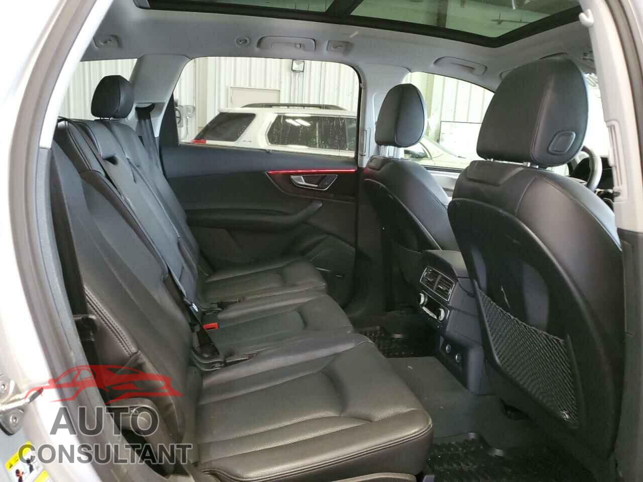 AUDI Q7 2018 - WA1VAAF78JD054308
