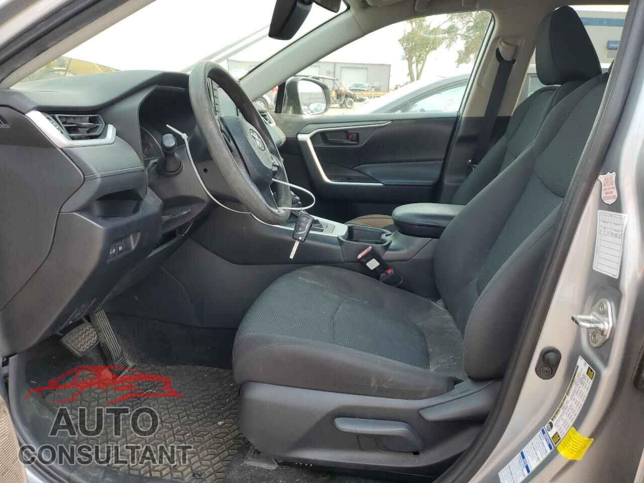 TOYOTA RAV4 2021 - 2T3F1RFV8MC204059