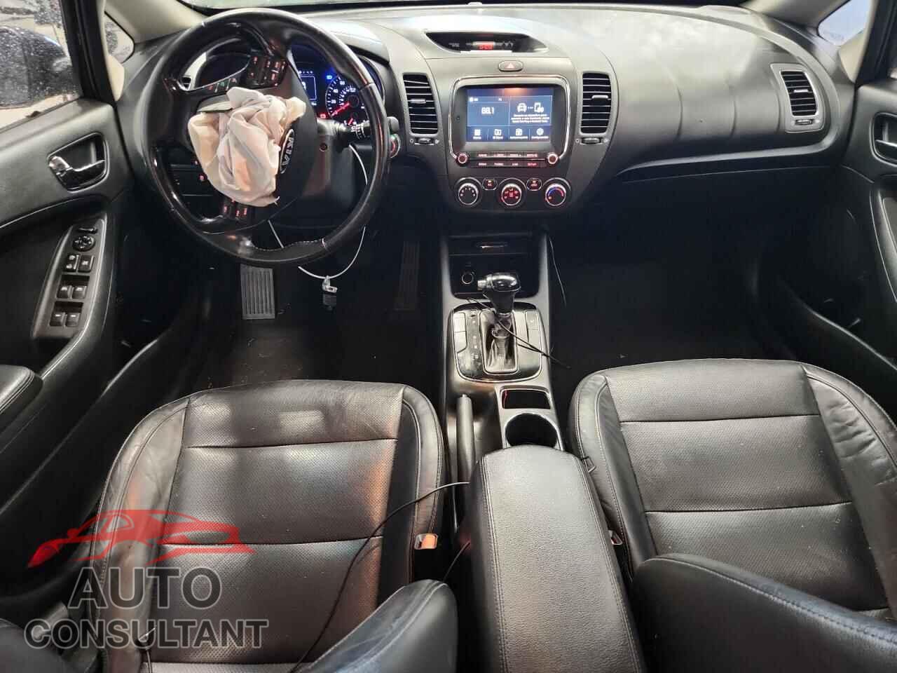 KIA FORTE 2017 - KNAFX5A85H5725726