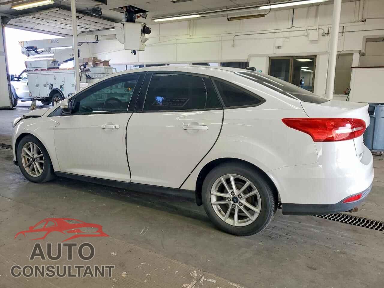 FORD FOCUS 2015 - 1FADP3F2XFL349154
