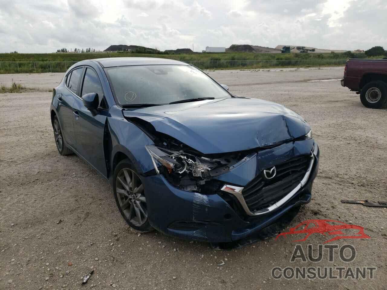 MAZDA 3 2018 - 3MZBN1L37JM264575