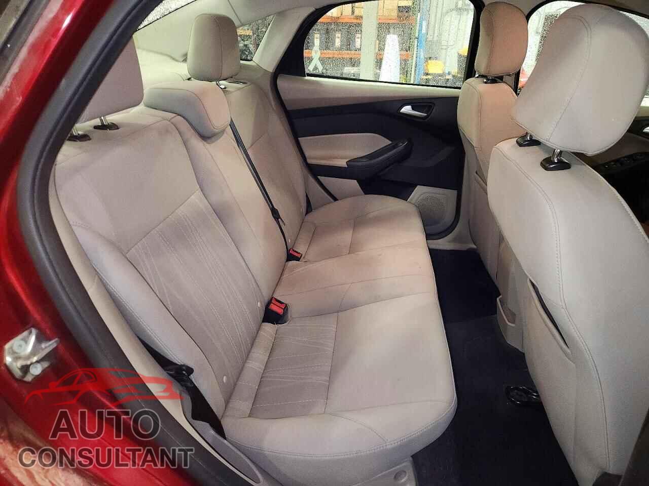 FORD FOCUS 2015 - 1FADP3F22FL255995
