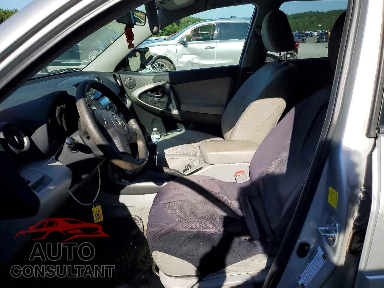 TOYOTA RAV4 2011 - 2T3ZF4DV2BW057575