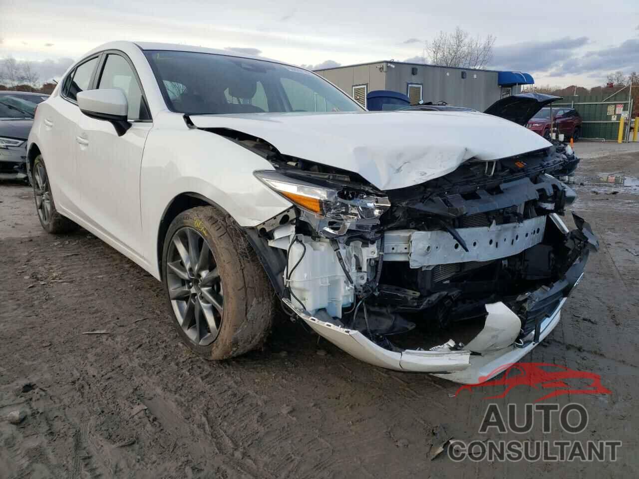 MAZDA 3 2018 - 3MZBN1L30JM269097