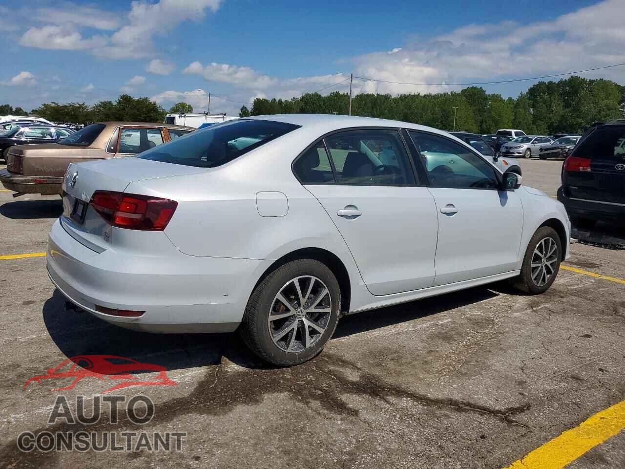 VOLKSWAGEN JETTA 2018 - 3VW2B7AJ9JM258564