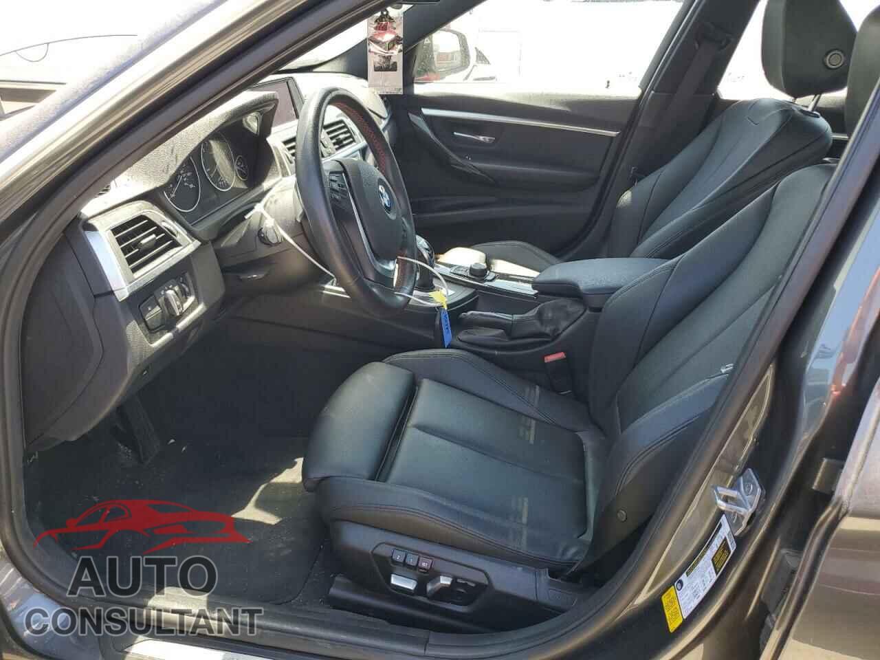 BMW 3 SERIES 2018 - WBA8B9C5XJEE81386