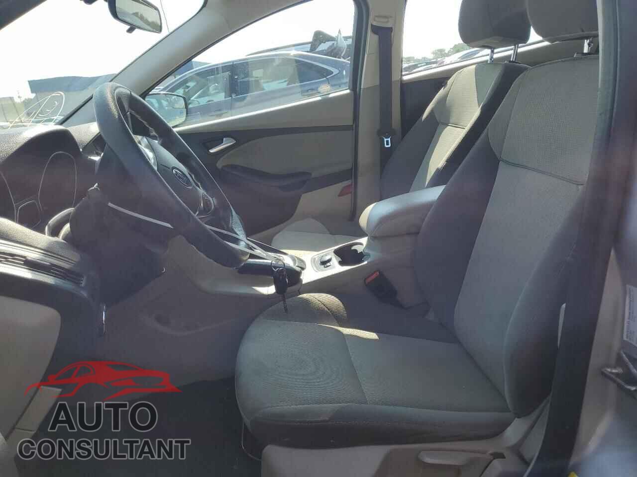 FORD FOCUS 2014 - 1FADP3F27EL335128