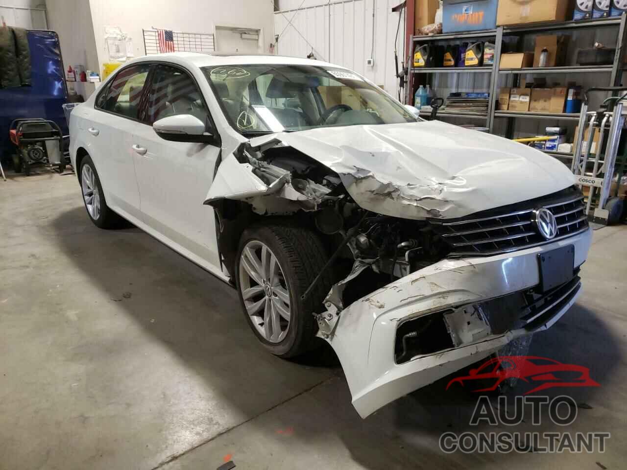 VOLKSWAGEN PASSAT 2019 - 1VWLA7A33KC004893