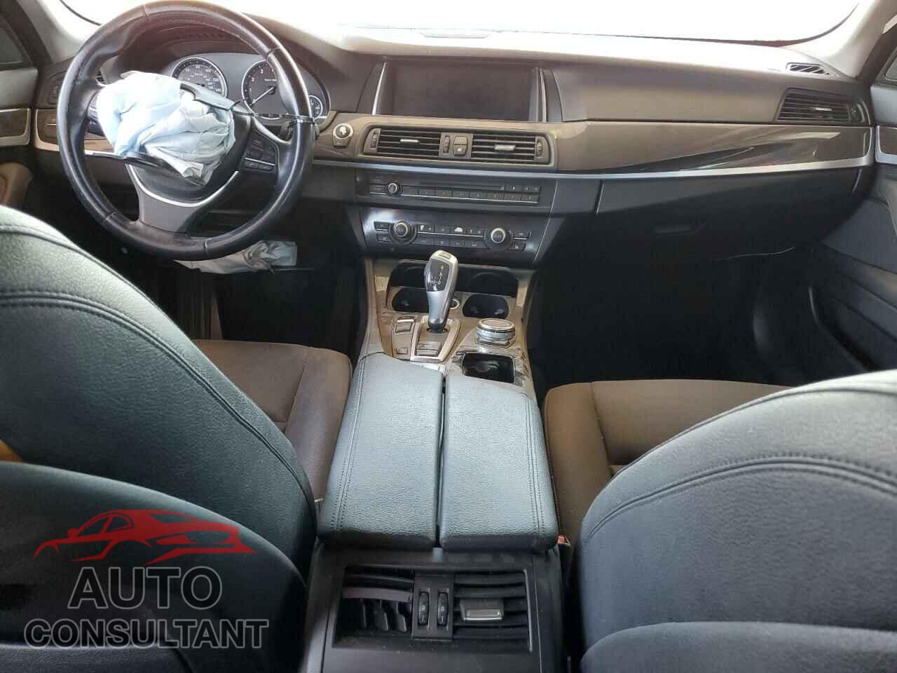 BMW 5 SERIES 2015 - WBA5A5C54FD516805