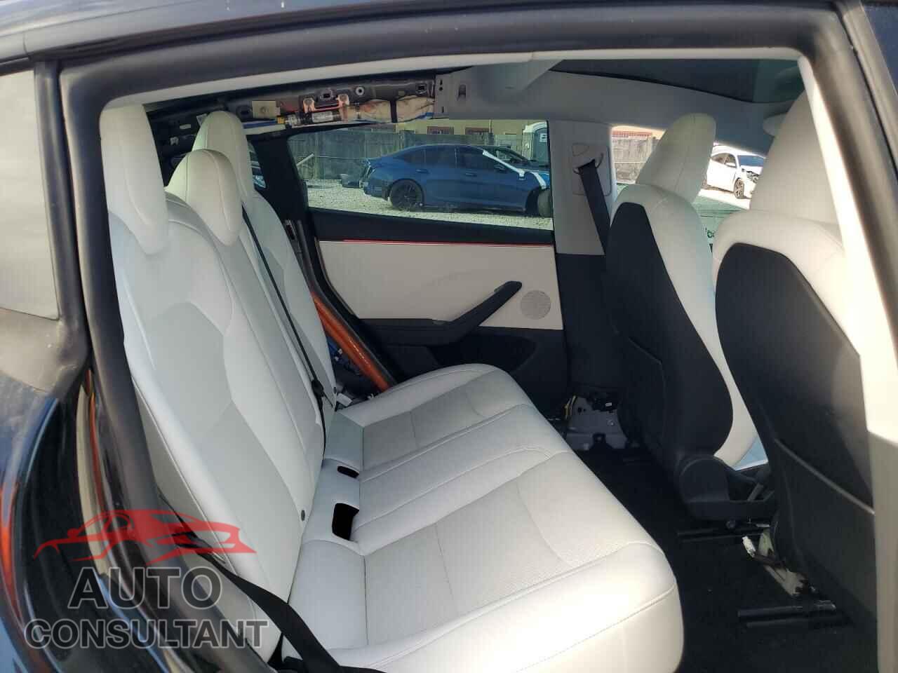 TESLA MODEL 3 2024 - 5YJ3E1EA2RF857554