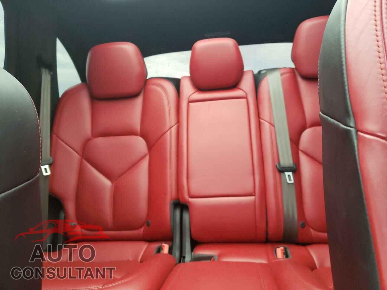 PORSCHE CAYENNE 2016 - WP1AD2A20GLA73347