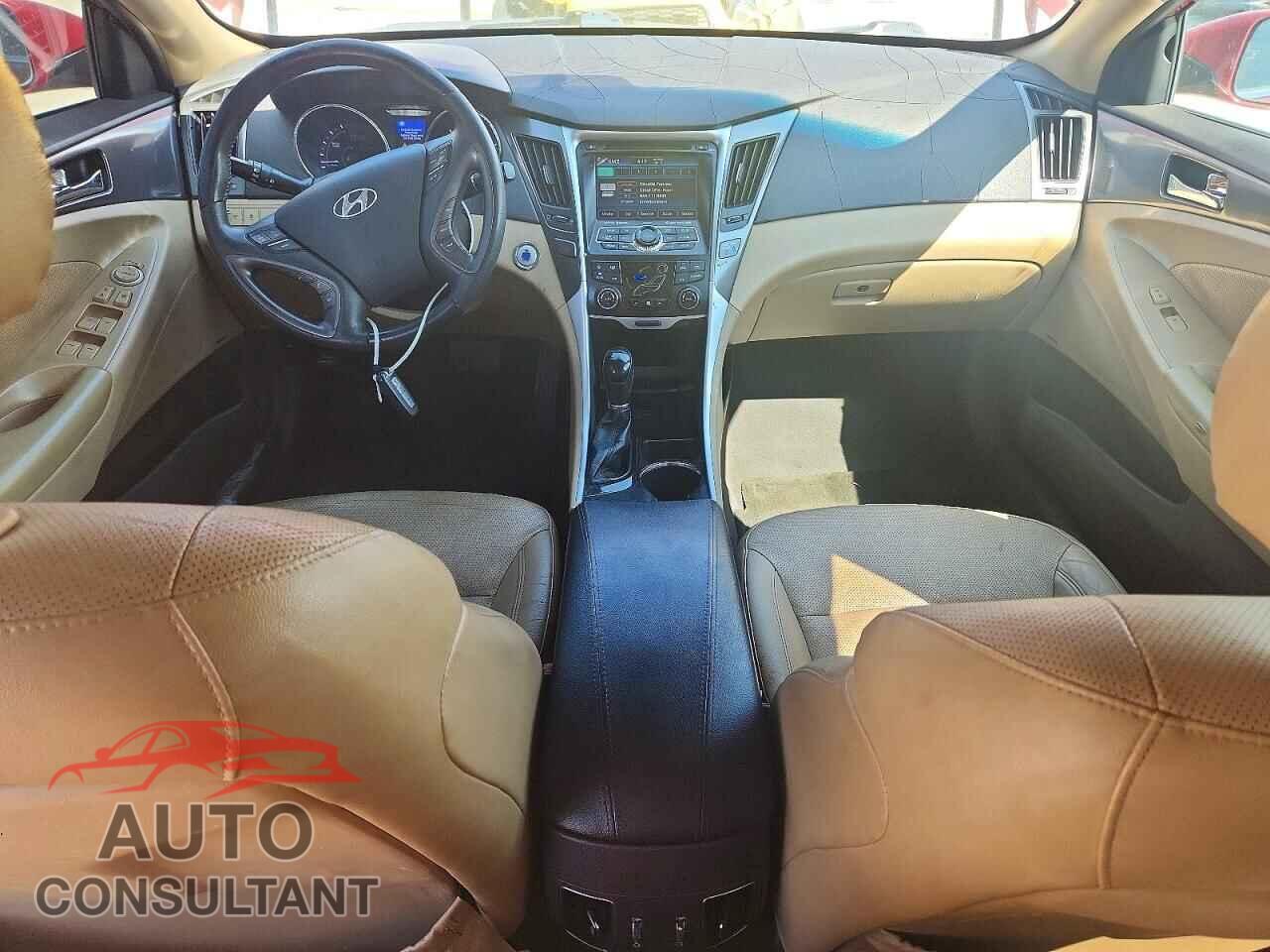HYUNDAI SONATA 2012 - KMHEC4A42CA038572