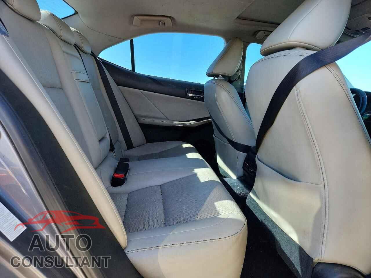 LEXUS IS 2014 - JTHBF1D27E5001972