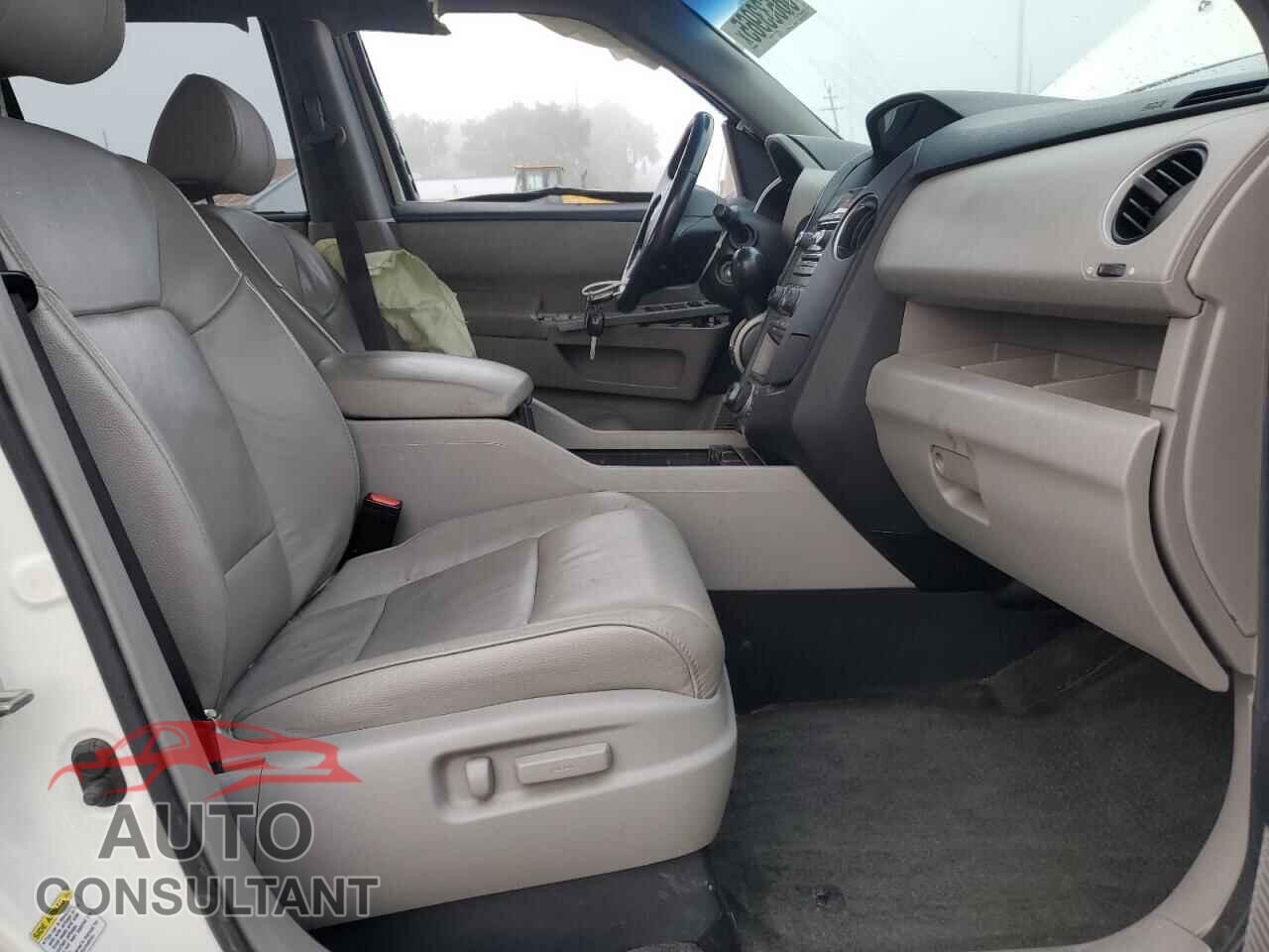 HONDA PILOT 2013 - 5FNYF4H9XDB012949