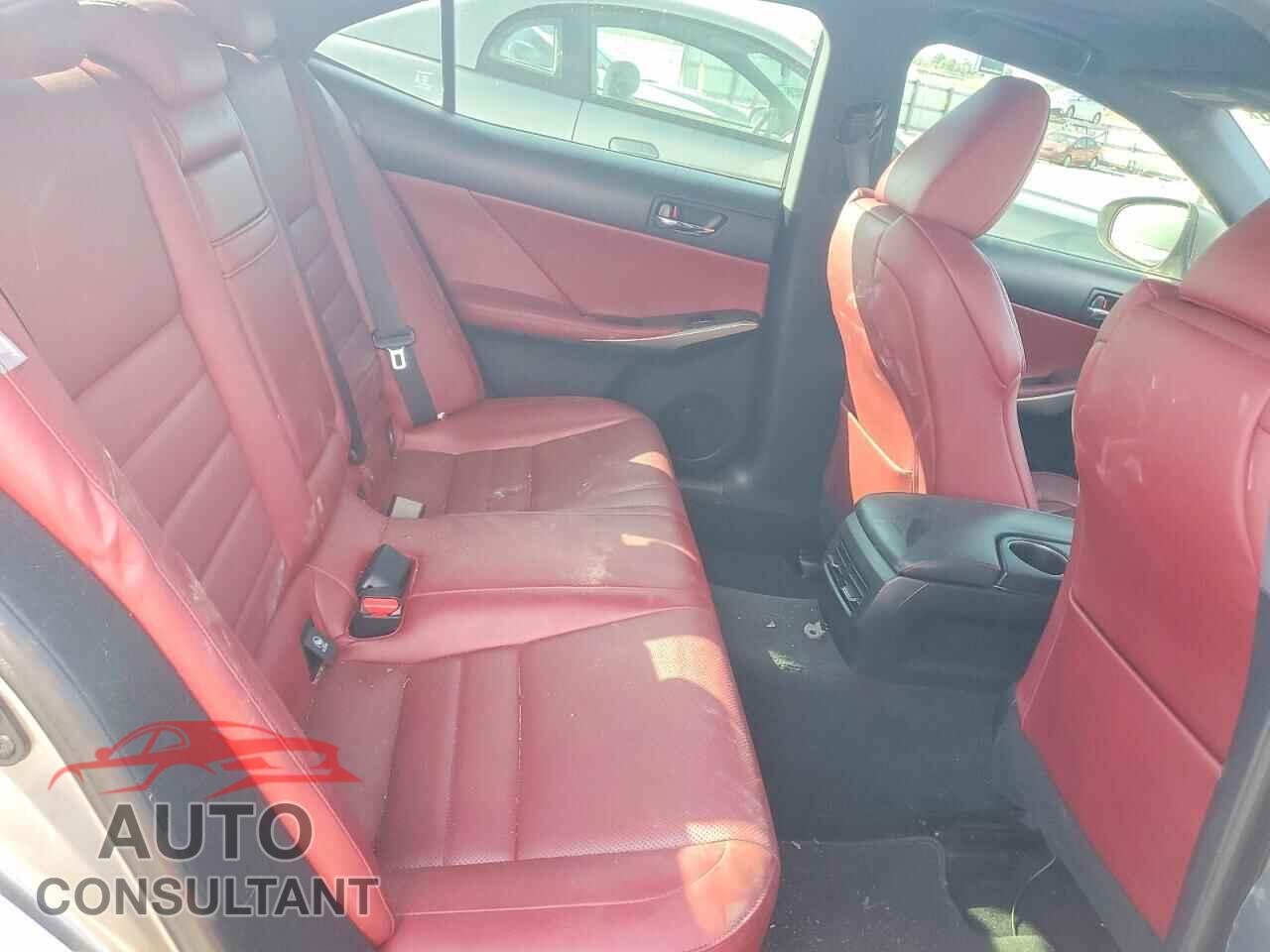 LEXUS IS 2015 - JTHBF1D20F5059570