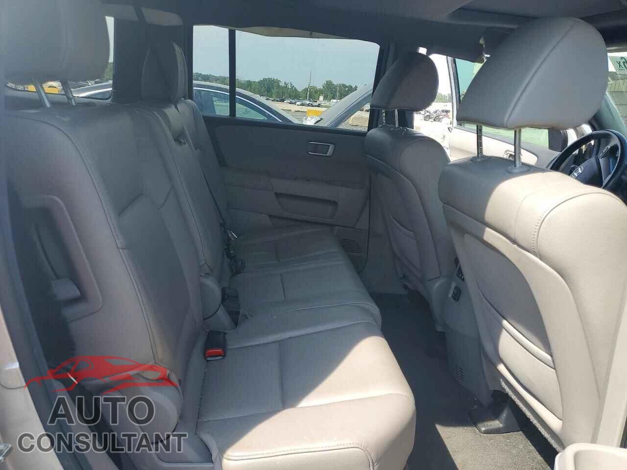 HONDA PILOT 2013 - 5FNYF3H53DB017160