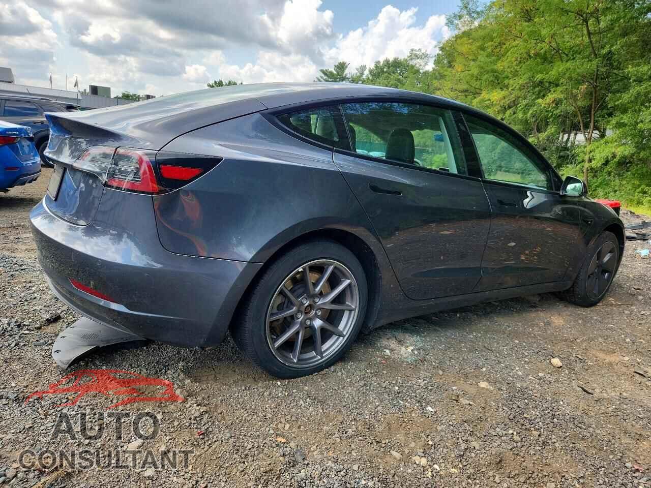 TESLA MODEL 3 2022 - 5YJ3E1EA0NF285684