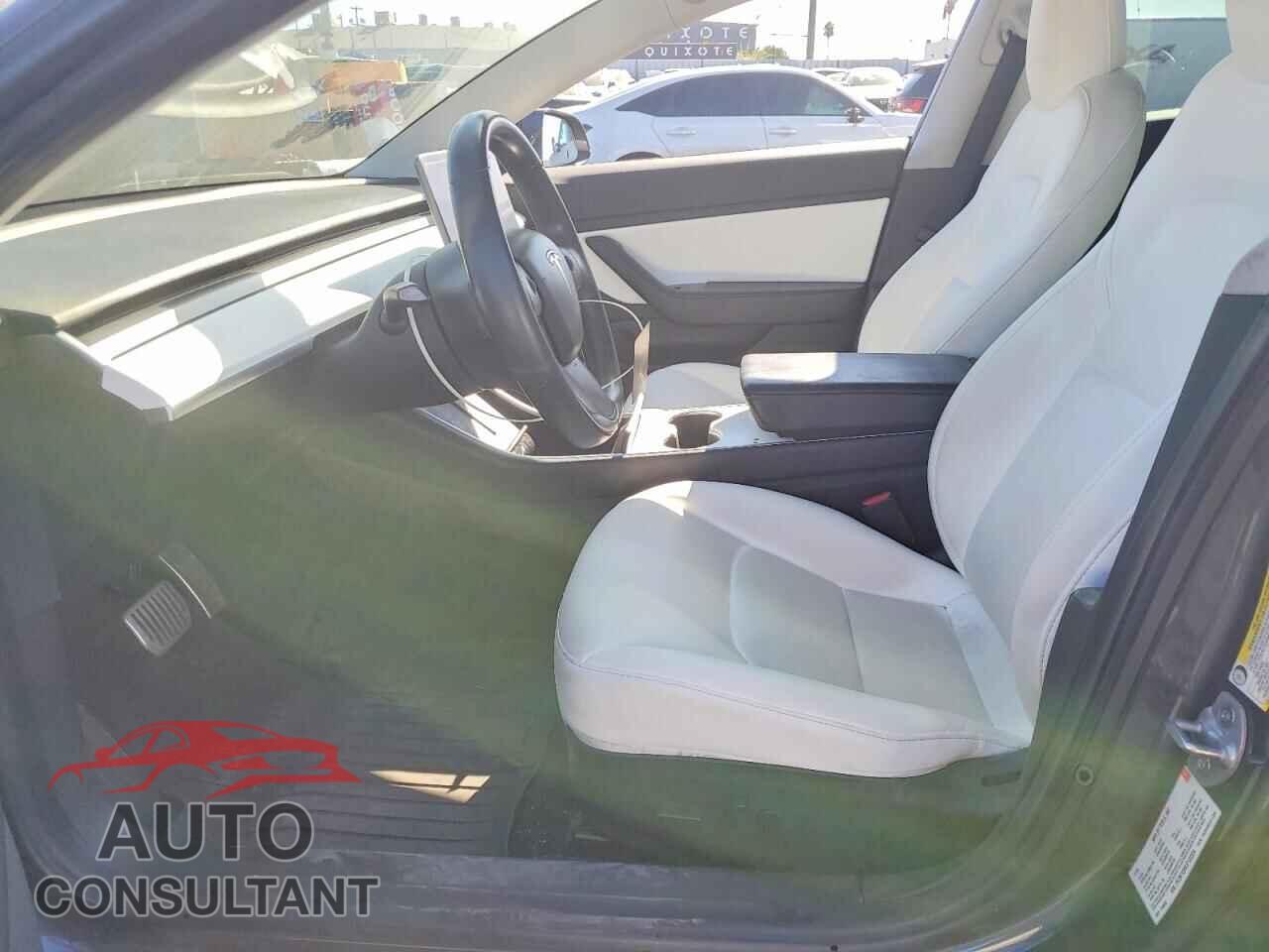 TESLA MODEL 3 2018 - 5YJ3E1EBXJF122334