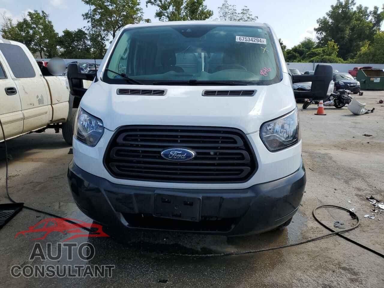 FORD TRANSIT 2017 - 1FTYR1ZM2HKB34545