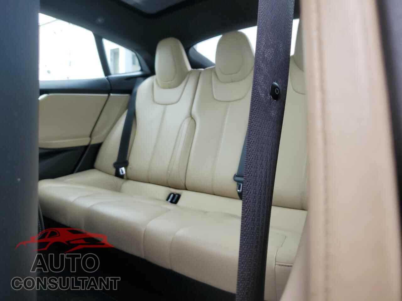 TESLA MODEL S 2015 - 5YJSA1H22FF097827