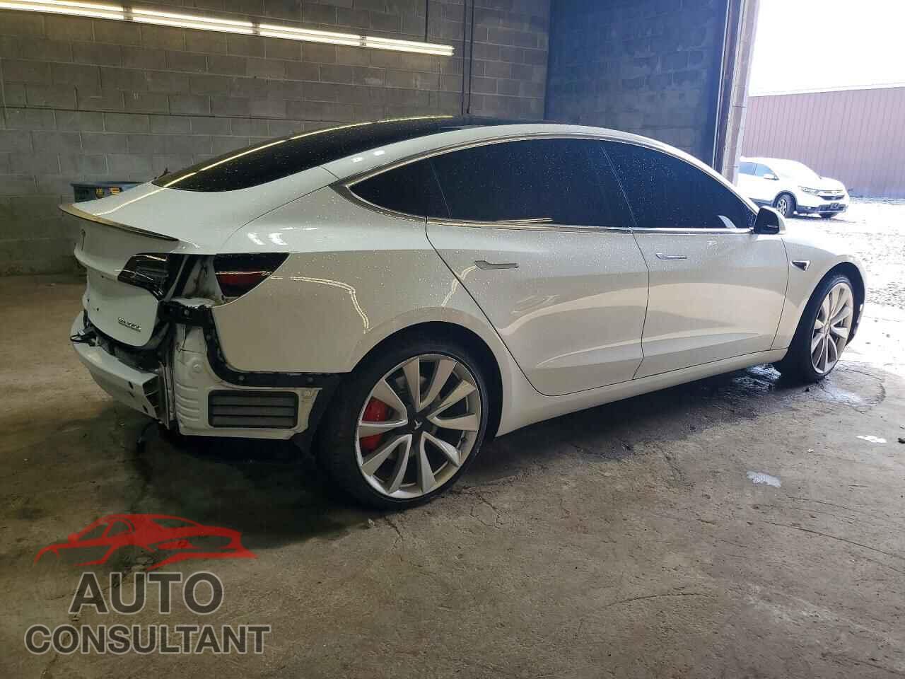 TESLA MODEL 3 2018 - 5YJ3E1EB8JF106570