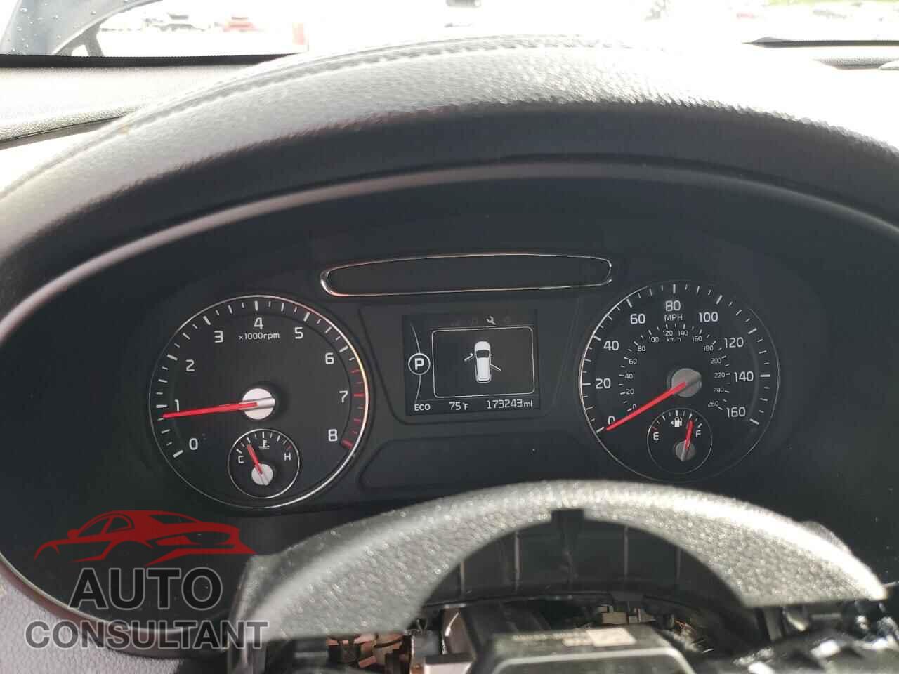 KIA SORENTO 2017 - 5XYPG4A32HG331565