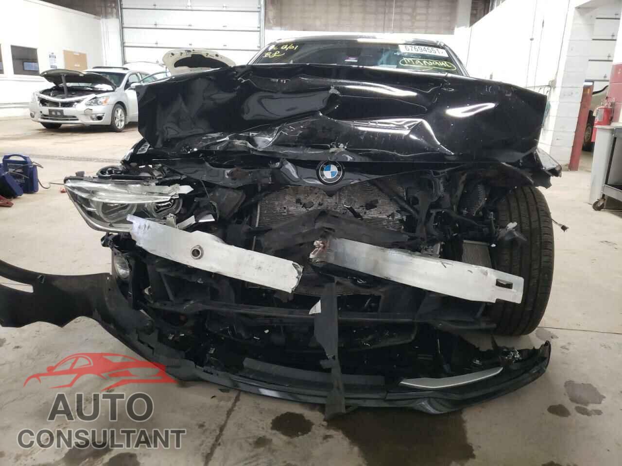 BMW 3 SERIES 2016 - WBA8B7G52GNT70626