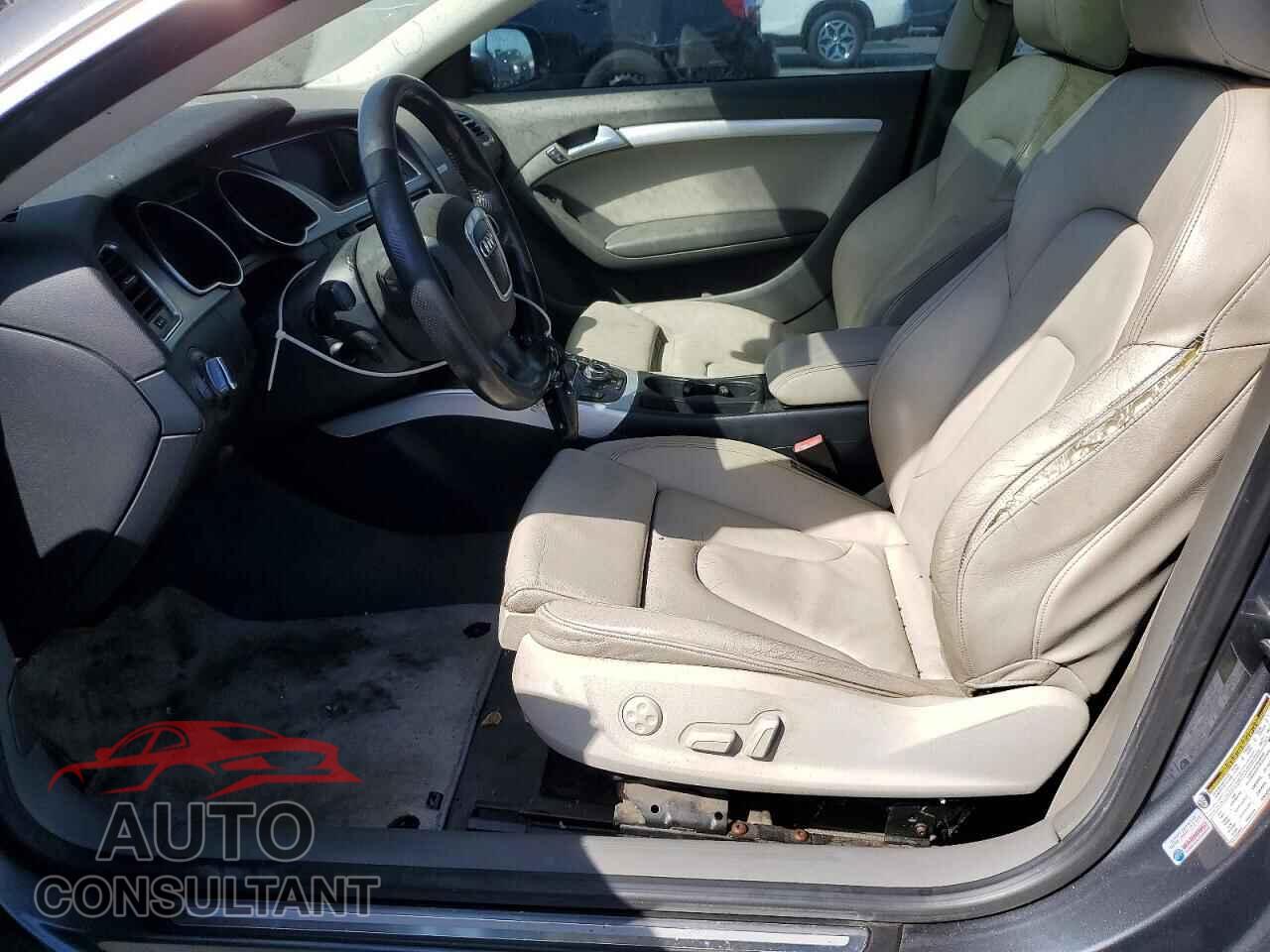 AUDI A5 2012 - WAULFAFR9CA005054