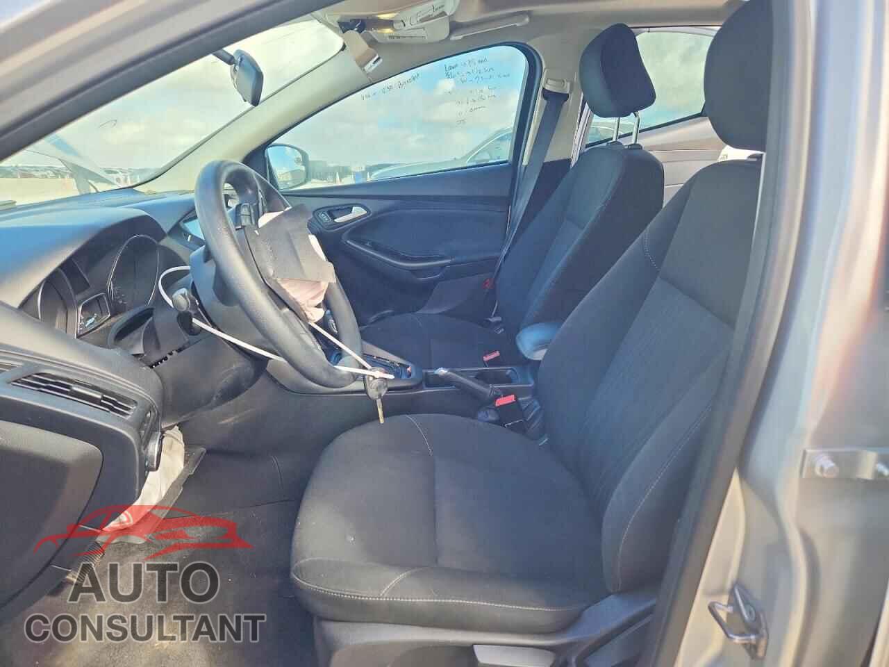FORD FOCUS 2017 - 1FADP3H21HL237245