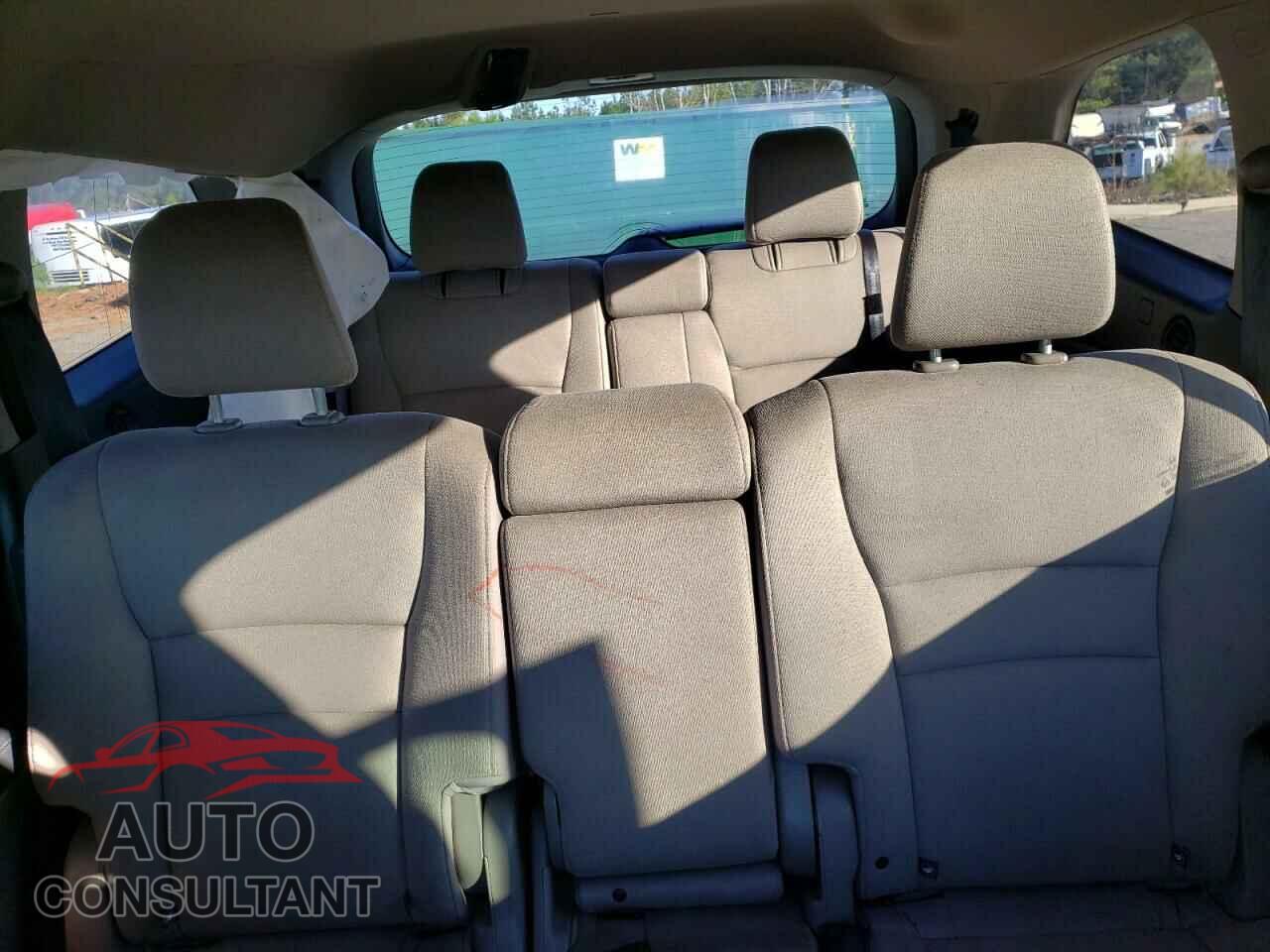 HONDA PILOT 2017 - 5FNYF5H31HB018727