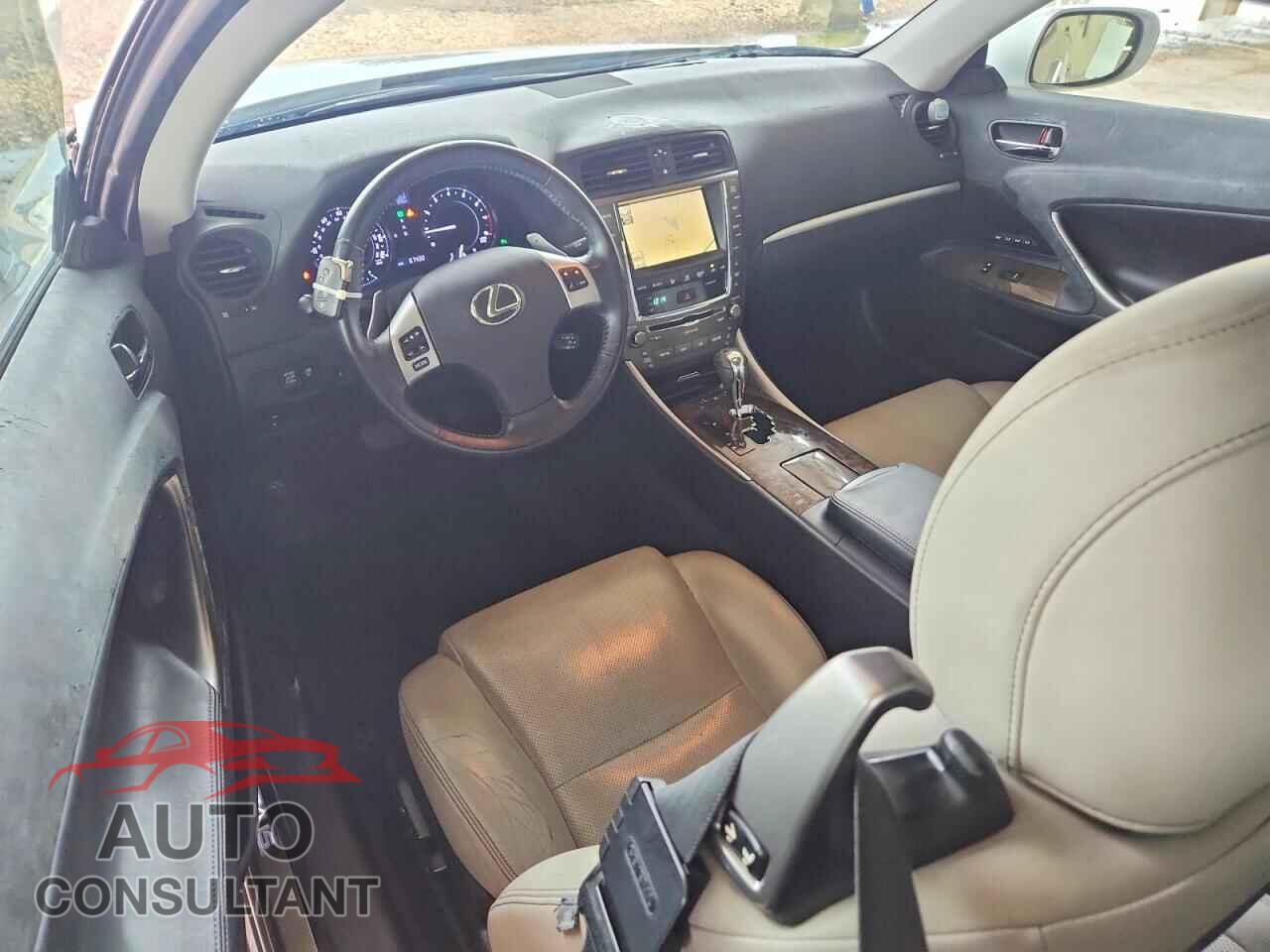 LEXUS IS 2011 - JTHFF2C22B2517646
