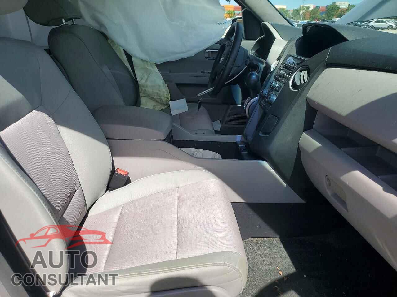 HONDA PILOT 2014 - 5FNYF4H48EB053621