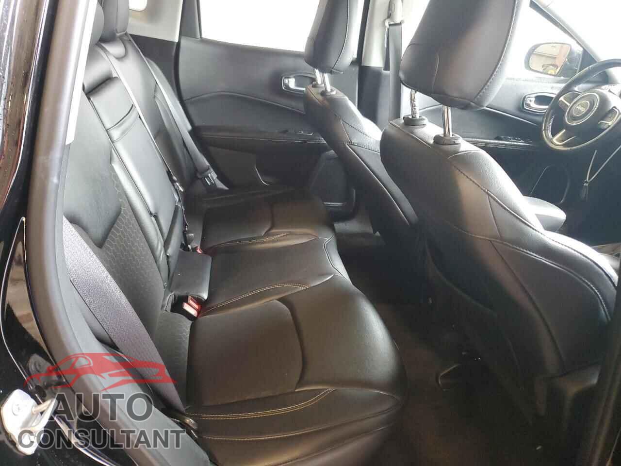 JEEP COMPASS 2018 - 3C4NJDBB2JT256394