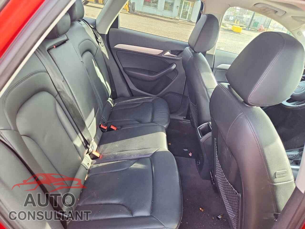 AUDI Q3 2018 - WA1ECCFS4JR000601
