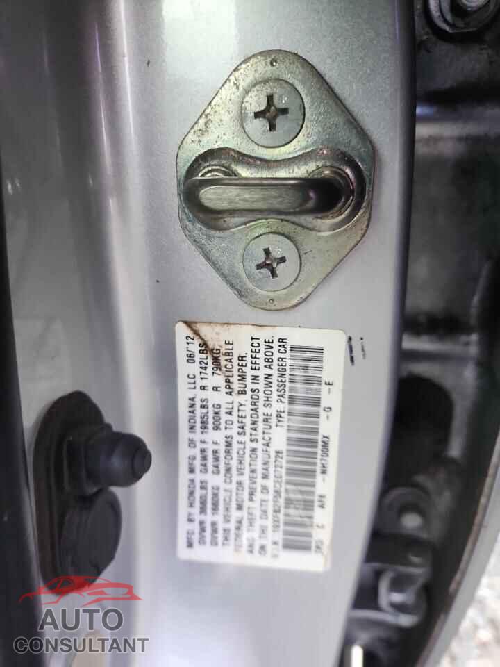 HONDA CIVIC 2012 - 19XFB2F58CE073728