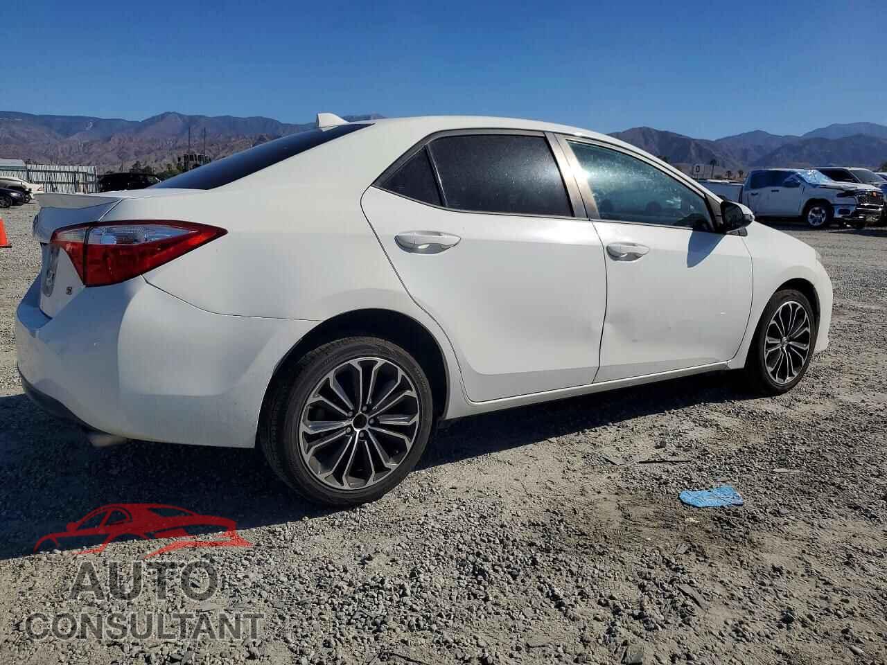 TOYOTA COROLLA 2015 - 5YFBURHE7FP224043