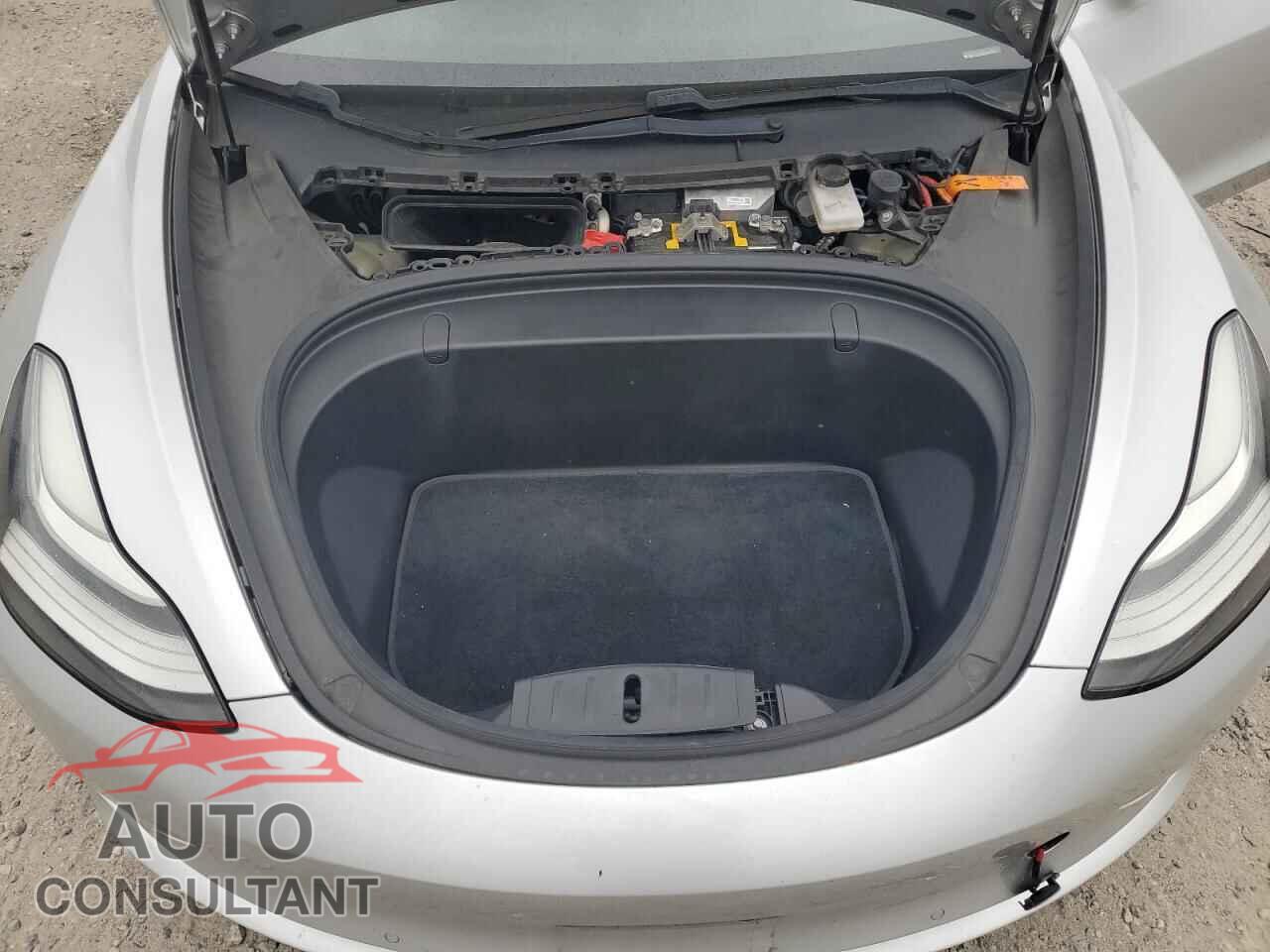 TESLA MODEL 3 2018 - 5YJ3E1EA9JF015301